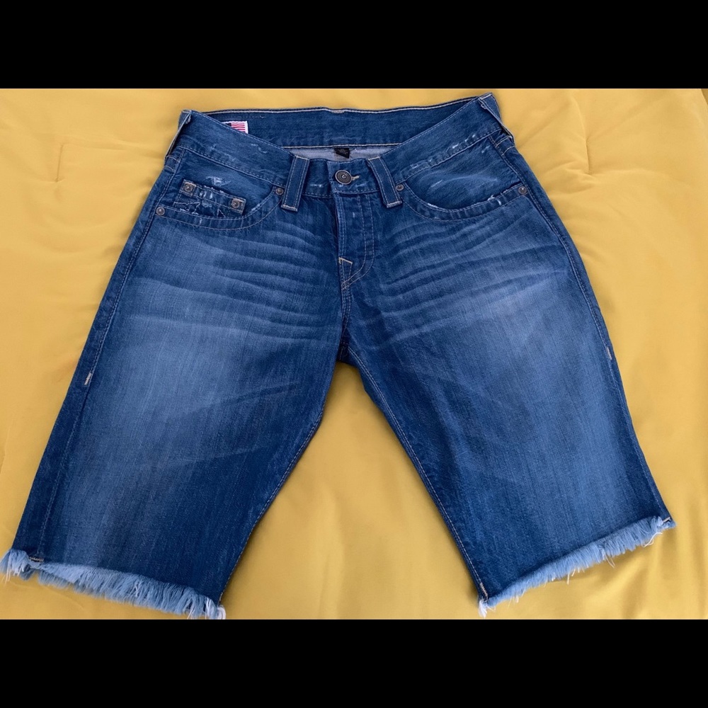 Men’s True Religion Geno Frayed Straight Short